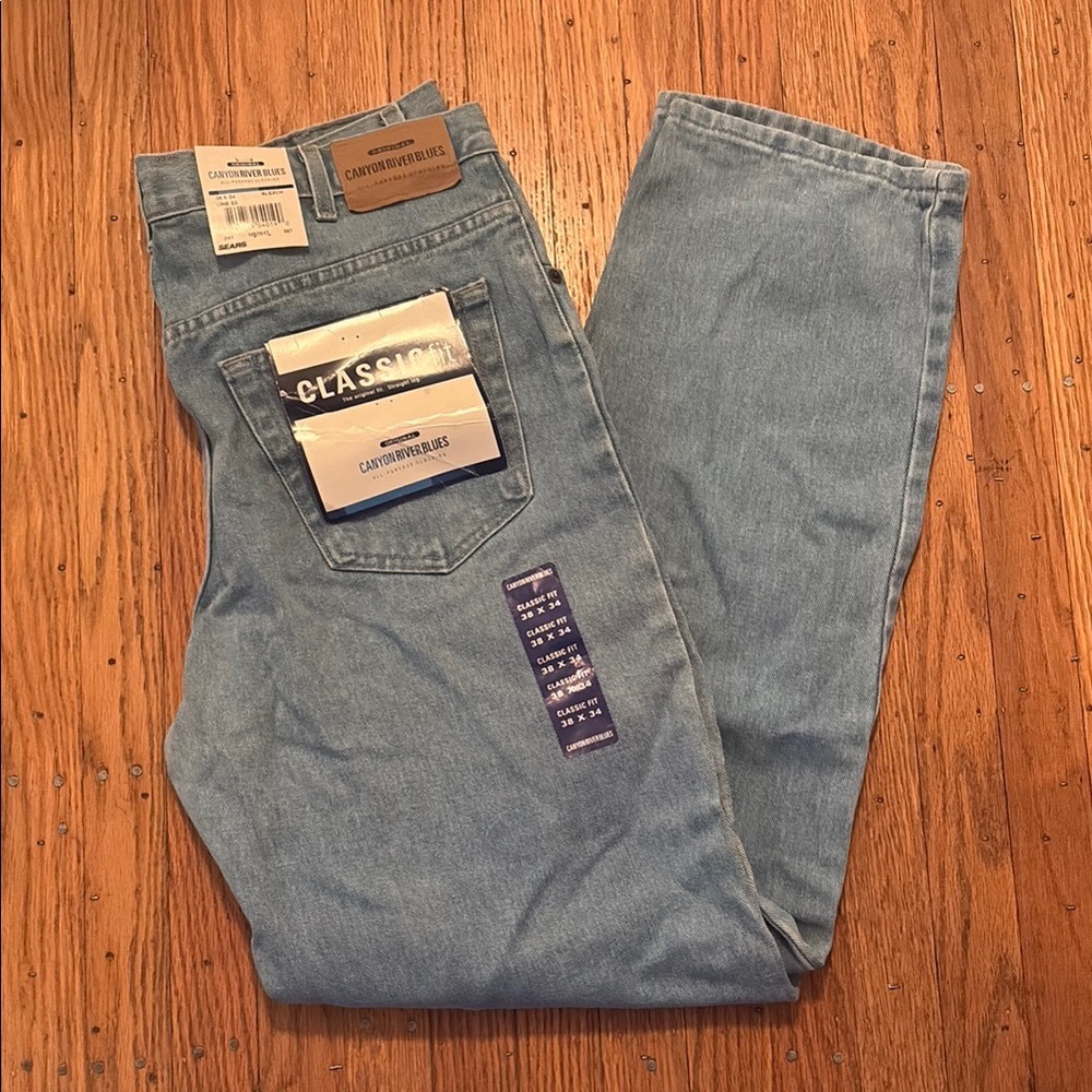 NWT Canyon River Blues Men’s Faded Jeans Classic Fit Straight Leg 38 x 34